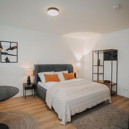 Downtown Apartment Mit Luxusbad Am Hafen Nur 5 Minuten Zu Fuss In Die Innenstadt Und Zum Bahnhof! Oldemburgo Exterior foto