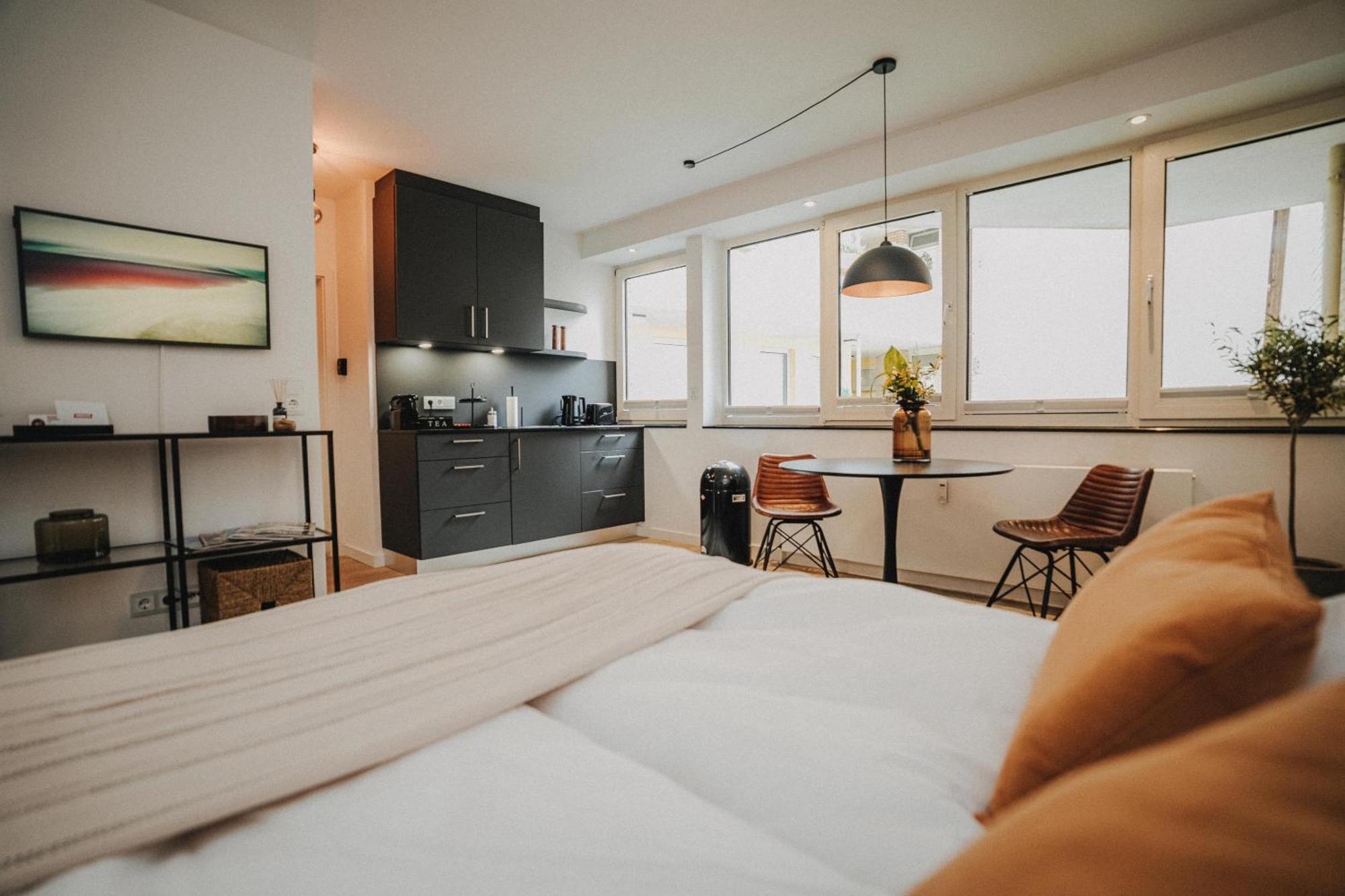 Downtown Apartment Mit Luxusbad Am Hafen Nur 5 Minuten Zu Fuss In Die Innenstadt Und Zum Bahnhof! Oldemburgo Exterior foto