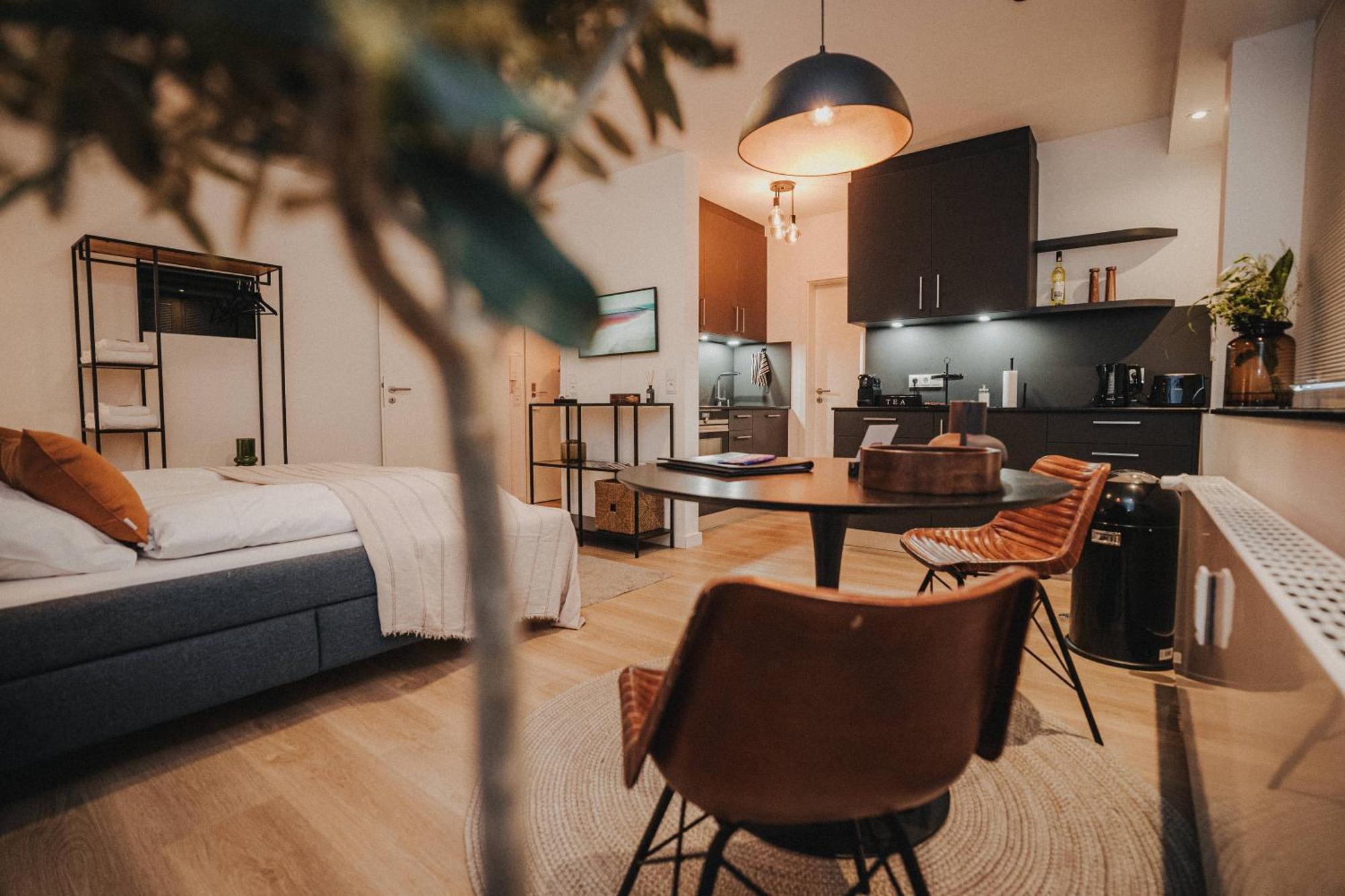 Downtown Apartment Mit Luxusbad Am Hafen Nur 5 Minuten Zu Fuss In Die Innenstadt Und Zum Bahnhof! Oldemburgo Exterior foto